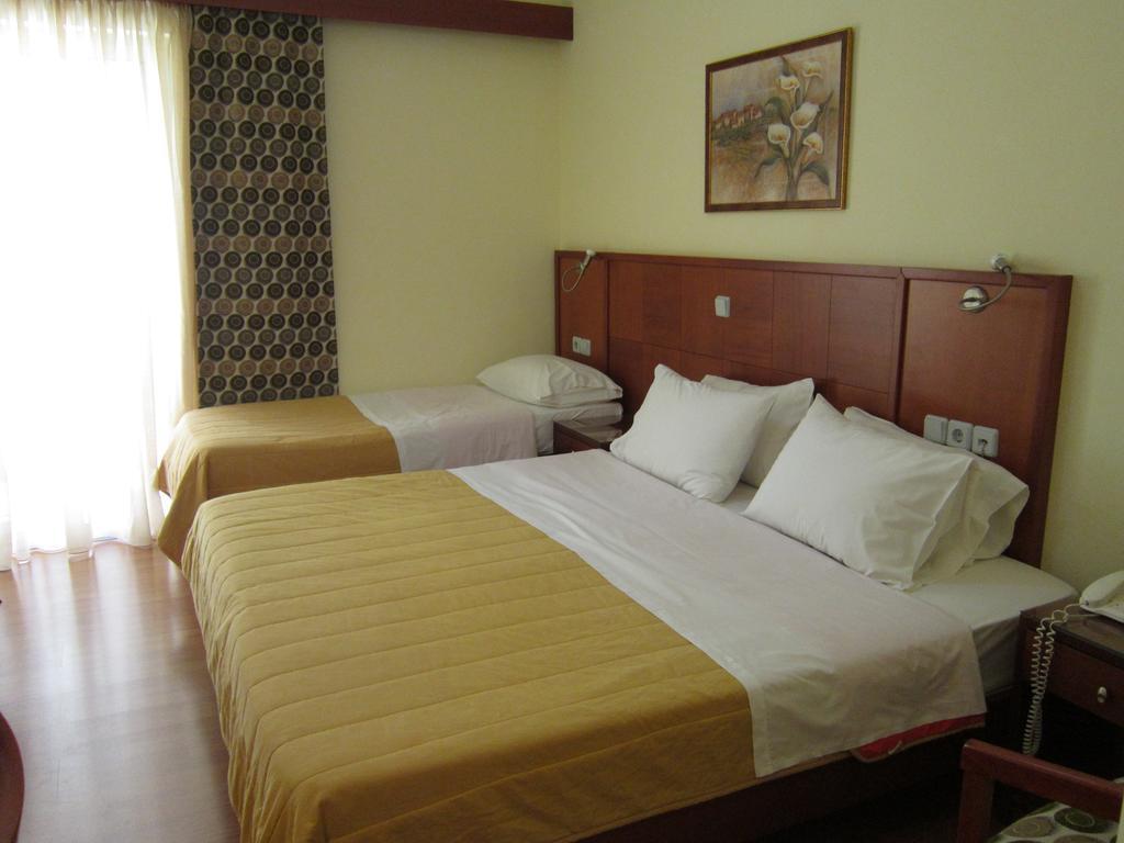 Hotel Ena Loutra Ipatis Chambre photo